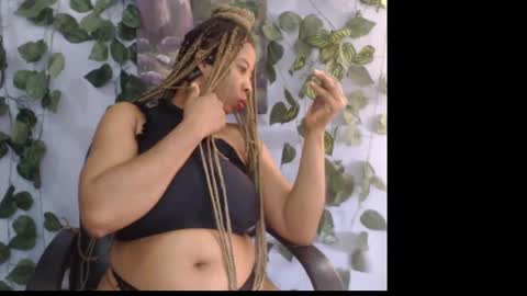 Snapshot of naughty_xxbunny chatting on January 31, 1:45 pm beauty online show from January 31, 1:45 pm