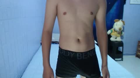 naughtyboytoni online show from October 1, 3:34 am