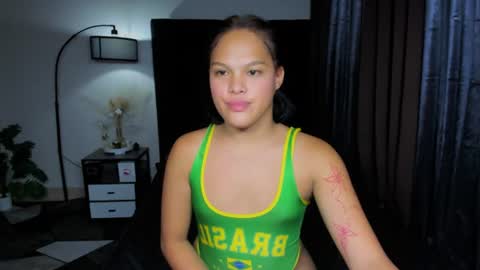 naughtychanell online show from June 17, 5:10 am
