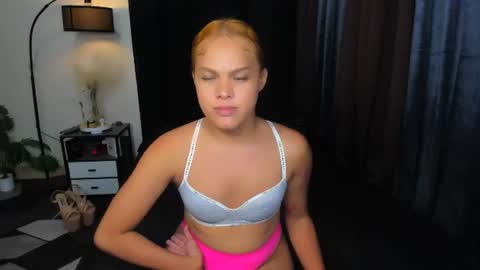 naughtychanell online show from July 8, 5:39 pm