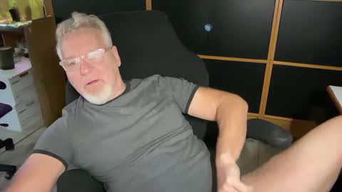 naughtydaddyla online show from September 27, 11:10 pm