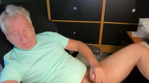 naughtydaddyla online show from April 18, 7:18 pm