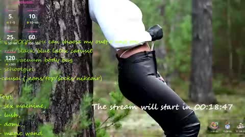 Snapshot of naughtyemi chatting on November 23, 8:41 pm naughtyemi online show from November 23, 8:41 pm