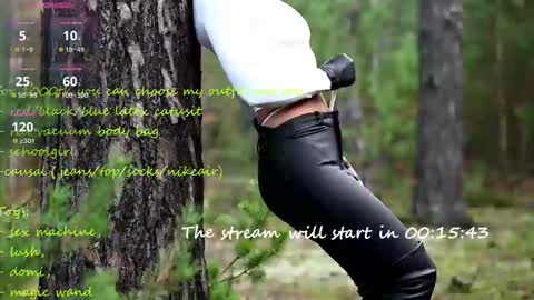 Snapshot of naughtyemi chatting on November 27, 8:44 pm naughtyemi online show from November 27, 8:44 pm