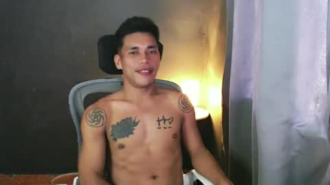 Snapshot of naughtyfuck_boy chatting on June 17, 12:24 am naughtyfuck_boy online show from June 17, 12:24 am