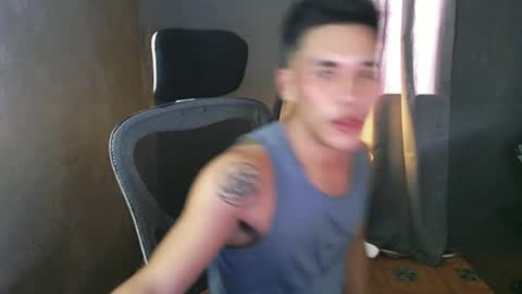 Snapshot of naughtyfuck_boy chatting on June 20, 7:33 am naughtyfuck_boy online show from June 20, 7:33 am