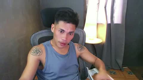 Snapshot of naughtyfuck_boy chatting on June 22, 3:25 am naughtyfuck_boy online show from June 22, 3:25 am