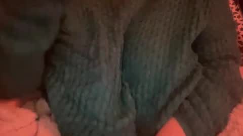 Snapshot of naughtygirl637100 chatting on November 27, 12:13 am Naughty Girl online show from November 27, 12:13 am