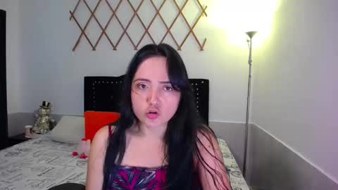 Snapshot of naughtygirl_mmm chatting on October 4, 3:21 pm Valeria online show from October 4, 3:21 pm