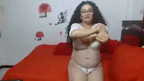 Snapshot of naughtygoddesss chatting on October 16, 10:44 pm naughtygoddesss online show from October 16, 10:44 pm