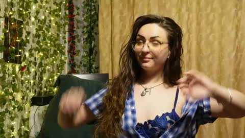 Snapshot of naughtyhomemade17 chatting on May 23, 12:09 pm Mya Alexya online show from May 23, 12:09 pm