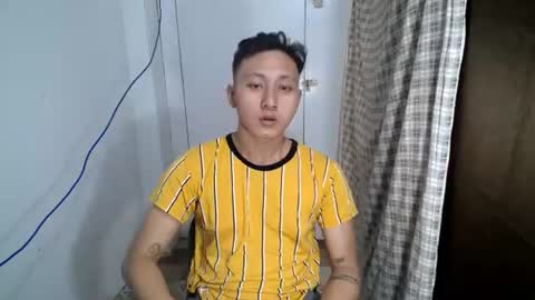 Snapshot of naughtyhot_mike18 chatting on August 3, 6:33 pm am waiting for pvt online show from August 3, 6:33 pm