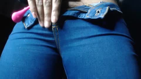 Snapshot of naughtyhotsquirt chatting on February 4, 2:32 pm Kimberly online show from February 4, 2:32 pm