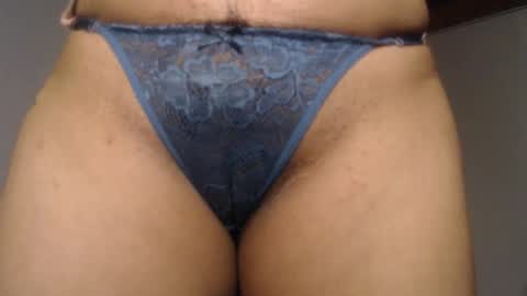 Snapshot of naughtyhotsquirt chatting on October 31, 12:00 am Kimberly online show from October 31, 12:00 am