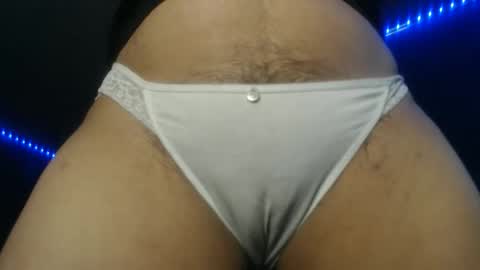 Snapshot of naughtyhotsquirt chatting on June 1, 10:39 am Kimberly online show from June 1, 10:39 am