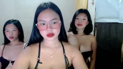 Snapshot of naughtymaegirl chatting on February 9, 12:14 am naughtymaegirl online show from February 9, 12:14 am