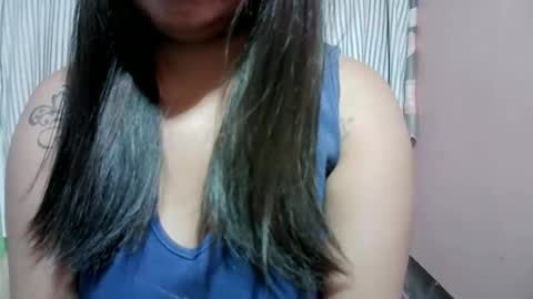 naughtymom_33 online show from February 3, 6:40 am