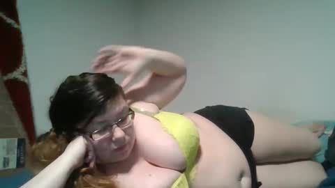 Snapshot of naughtynatalie1988x chatting on May 1, 1:21 am Natalie online show from May 1, 1:21 am