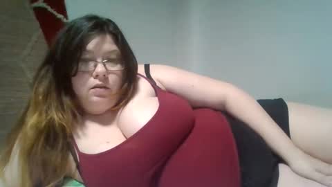 Snapshot of naughtynatalie1988x chatting on May 11, 10:40 pm Natalie online show from May 11, 10:40 pm