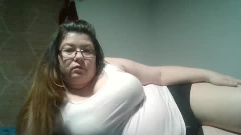 Snapshot of naughtynatalie1988x chatting on May 13, 1:47 am Natalie online show from May 13, 1:47 am