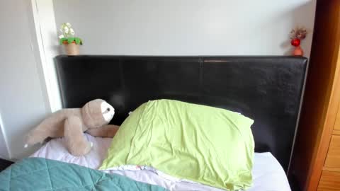 Snapshot of naughtynerdygirl chatting on May 26, 10:22 am Gigi Chu online show from May 26, 10:22 am