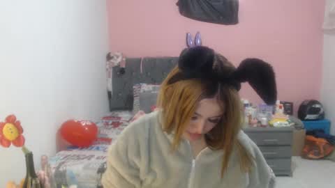 Snapshot of naughtyplayass chatting on March 12, 4:35 pm naughtyplayass online show from March 12, 4:35 pm
