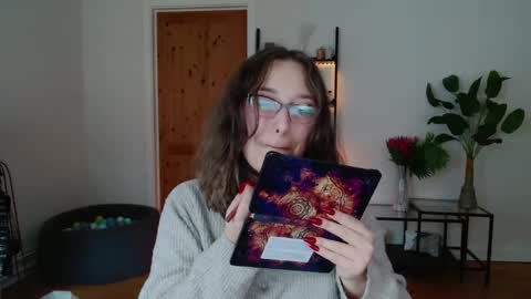 Snapshot of naughtyrapunzel7 chatting on December 6, 10:38 am Ella - Naughty Rapunzel online show from December 6, 10:38 am