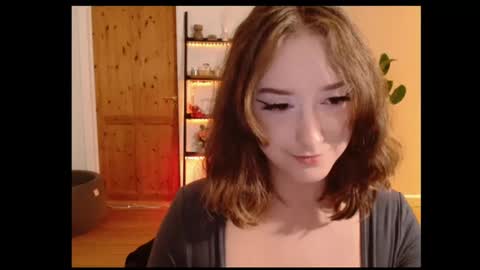 Snapshot of naughtyrapunzel7 chatting on December 28, 10:13 pm Ella - Naughty Rapunzel online show from December 28, 10:13 pm