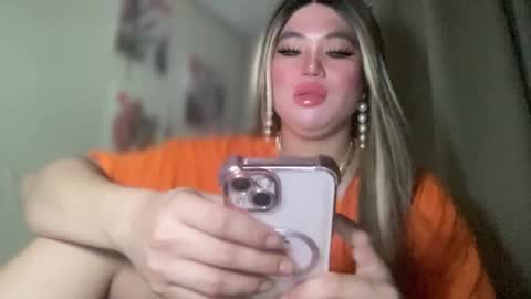 Rose Wilson online show from March 4, 1:06 pm