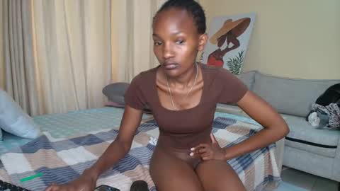 Snapshot of naughtyruby12 chatting on February 7, 10:19 am shyreen online show from February 7, 10:19 am