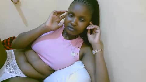 Snapshot of naughtysammur25 chatting on October 19, 12:06 pm naughtyqueen online show from October 19, 12:06 pm