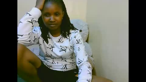 Snapshot of naughtysammur25 chatting on November 7, 12:32 am naughtyqueen online show from November 7, 12:32 am