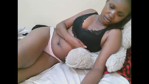 Snapshot of naughtysammur25 chatting on November 30, 4:16 am naughtyqueen online show from November 30, 4:16 am