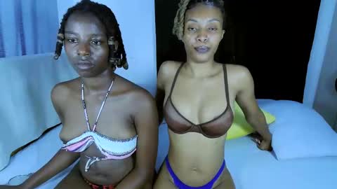 naughtysluts_ online show from September 18, 11:34 am