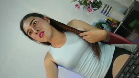 Snapshot of naughtywildvenice chatting on February 14, 10:59 am naughtywildvenice online show from February 14, 10:59 am