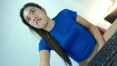 Snapshot of naughtywildvenice chatting on February 19, 3:38 pm naughtywildvenice online show from February 19, 3:38 pm