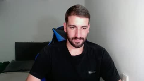 Snapshot of naugthy18boy chatting on December 12, 6:31 pm Nico online show from December 12, 6:31 pm