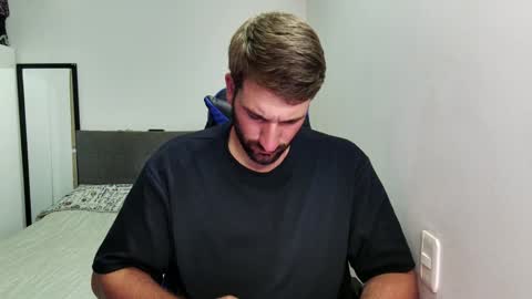 Snapshot of naugthy18boy chatting on February 9, 8:35 pm Nico online show from February 9, 8:35 pm