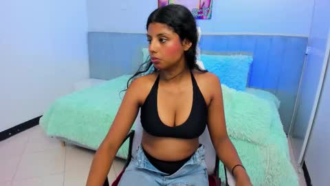 naugthy_brunette_ online show from November 27, 6:43 pm