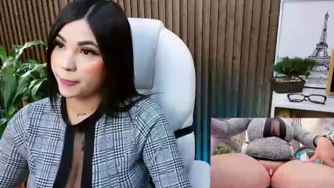 Snapshot of naugthyelli chatting on May 29, 9:57 pm online show from May 29, 9:57 pm