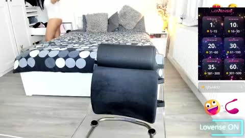 KimBeee online show from February 18, 6:59 am