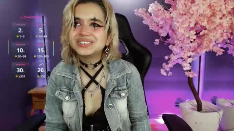 Snapshot of navier__ chatting on November 7, 8:31 pm Navier online show from November 7, 8:31 pm