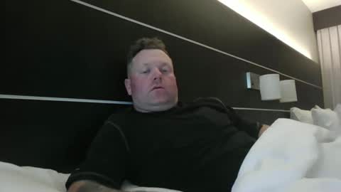 navyman34 online show from April 20, 2:25 am