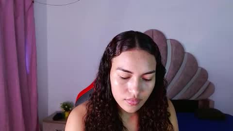 naya_fox1 online show from February 10, 5:50 pm