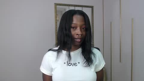 Nayaris 3 online show from May 14, 2:35 pm
