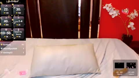 Snapshot of nayla_garner chatting on February 12, 10:48 pm Lady Nayla online show from February 12, 10:48 pm