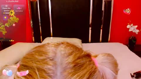 Snapshot of nayla_garner chatting on February 25, 9:24 pm Lady Nayla online show from February 25, 9:24 pm