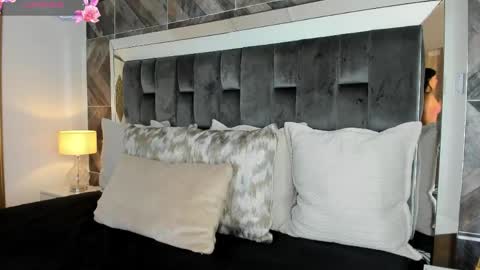    online show from March 13, 11:39 am