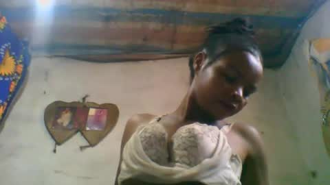 Snapshot of naylah313 chatting on February 12, 5:24 am Nayla online show from February 12, 5:24 am