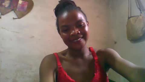 Snapshot of naylah313 chatting on February 20, 9:32 am Nayla online show from February 20, 9:32 am